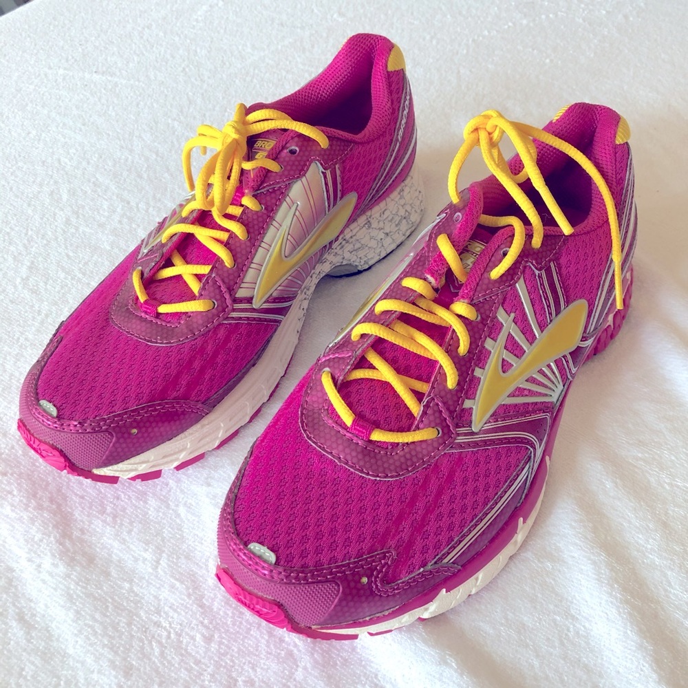 Brooks Adrenaline GTS 14 Running Shoes Kids 5.5